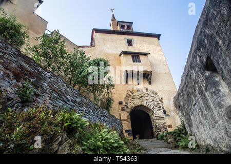 Halsenbach, Deutschland - 5 September, 2018: Blick auf den Turm an der historischen Marksburg in Deutschland Stockfoto