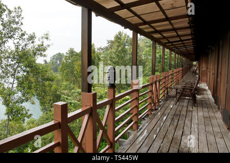 Tropischen regensturm an Aiman Batang Ai Resort, Batang Ai, Sarawak (Borneo), Malaysia Stockfoto