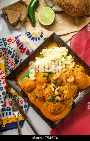 Vegetarische Malai Kofta-Kugeln in Soße Sauce mit Tamarinde Basmati-Reis Stockfoto