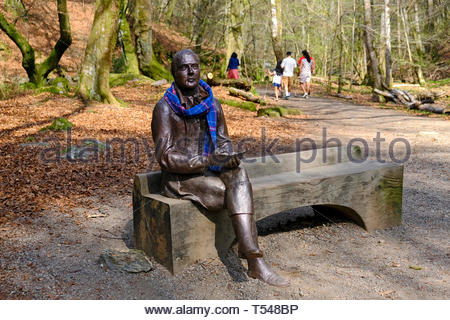 Robert Burns Skulptur an der Birks Aberfeldy, wo er inspiriert wurde sein Gedicht zu verfassen, "Die birks Aberfeldy', Aberfeldy, Perthshire, Schottland Stockfoto