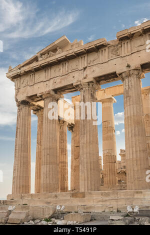 Säulen des Parthenon Tempel auf der Akropolis, Athen. Stockfoto