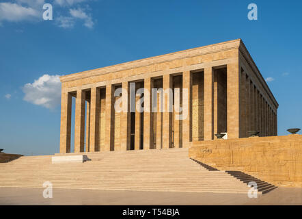 Ankara, Türkei - 15. Oktober 2018: Die berühmten Atatürk Mausoleum das Mausoleum Anitkabir ohne Menschen. Das Mausoleum Anitkabir, monumentale Grab von Mustafa Kemal Atatürk, erste Pres Stockfoto