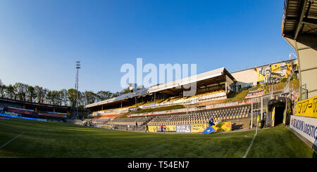 Venlo, Niederlande. 20 Apr, 2019. VENLO, VVV Venlo - De Graafschap, 20-04-2019 Fußball, niederländischen Eredivisie Saison 2018 - 2019, Covebo Stadion De Koel, Überblick über das Stadion Credit: Pro Schüsse/Alamy leben Nachrichten Stockfoto