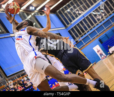 London, UK, 20. April 2019. Die Spannungen hoch in der Londoner City Royals v Glasgow Felsen BBL Meisterschaftspiel bei Crystal Palace Sportzentrum. Home Team LCR-Win die engen Spiel Triumph 78-70. Credit: Imageplotter/Alamy leben Nachrichten Stockfoto