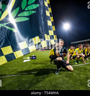Venlo, Niederlande. 20 Apr, 2019. Fußball, niederländischen Eredivisie Saison 2018 - 2019, Covebo Stadion De Koel, VVV Venlo Torwart Lars Unnerstall Feiern nach dem Spiel VVV Venlo - De Graafschap Credit: Pro Schüsse/Alamy leben Nachrichten Stockfoto