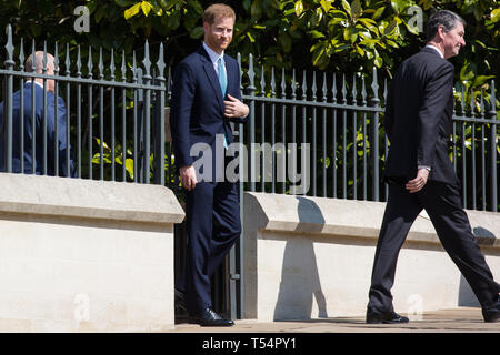 Windsor, Großbritannien. 21. April 2019. Der Herzog von Sussex Blätter St George's Chapel in Windsor Castle nach dem Besuch der Ostersonntag Service. Credit: Mark Kerrison/Alamy leben Nachrichten Stockfoto