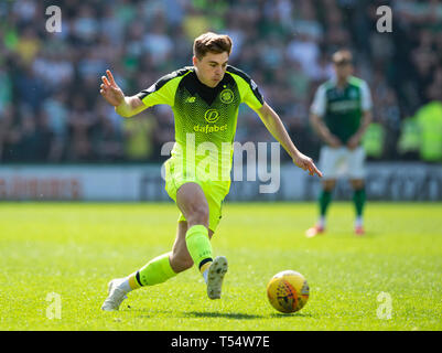 Easter Road Stadium, Edinburgh, Midlothian, Großbritannien. 21 Apr, 2019. Ladbrokes schottischen Premiereship - Hibernian v Celtic. Bild zeigt: Keltische Mittelfeldspieler, James Forrest, schießt für Ziel in der ersten Hälfte als Hibs spielen Wirt zu Celtic bei Easter Road Stadium, Edinburgh Credit: Ian Jacobs/Alamy leben Nachrichten Stockfoto