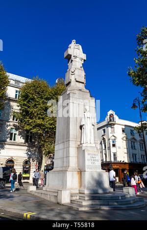 Edith Cavell Denkmal von Sir George Frampton in St Martin's Place in der Nähe der National Portrait Gallery und Trafalgar Square, London, UK Stockfoto