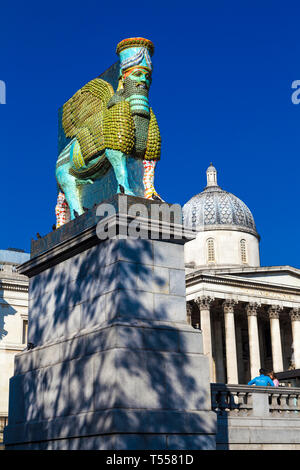Skulptur von Michael Rakowitz "der unsichtbare Feind sollte nicht auf den vierten Sockel außerhalb der National Gallery, Trafalgar Square, London, UK Stockfoto