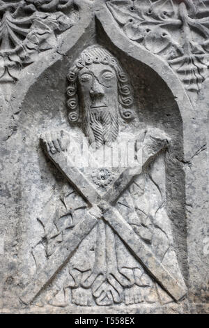 Die Weepers, Figuren auf einem Grab in Jerpoint Abbey, eine zerstörte Zisterzienserabtei, Thomastown, County Kilkenny, Irland. Stockfoto