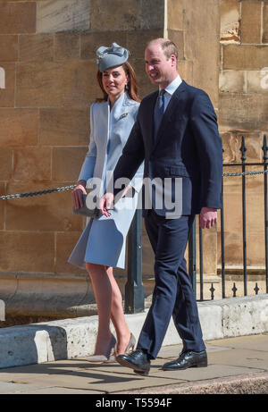 Der Herzog und die Herzogin von Cambridge ankommen, für die Ostern Mattins Service im St George's Kapelle, Schloss Windsor, Windsor. Stockfoto