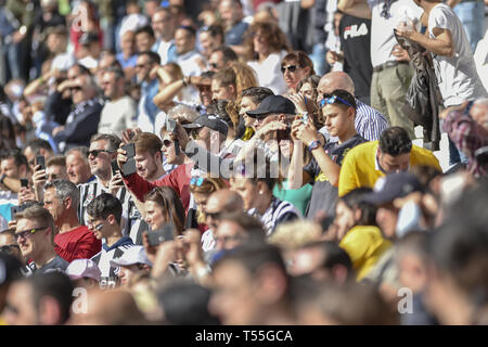 Turin, Italien. 20 Apr, 2019. Juventus Anhänger vor der Serie eine Übereinstimmung bei der Allianz Stadion Turin, Turin, 20/04/2019 Credit: Antonio Polia/Pacific Press/Alamy leben Nachrichten Stockfoto