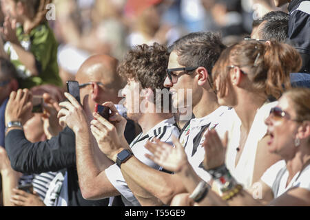 Turin, Italien. 20 Apr, 2019. Juventus Anhänger vor der Serie eine Übereinstimmung bei der Allianz Stadion Turin, Turin, 20/04/2019 Credit: Antonio Polia/Pacific Press/Alamy leben Nachrichten Stockfoto