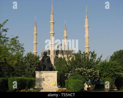 Selimiye Moschee und Mimar Sinan Skulptur, Edirne, Türkei Stockfoto