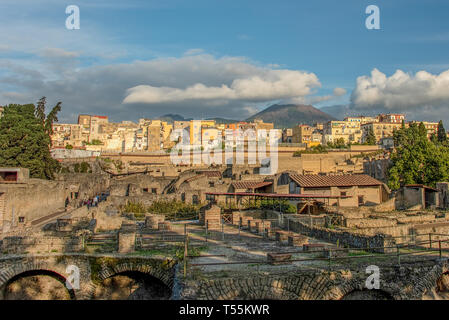 Herculaneum durch vulkanische pyroklastische Ströme im Jahr 79 N.CHR. zerstörten, römische Ruinen, UNESCO, Weltkulturerbe, Golf von Neapel, Ercolano, Kampanien, Italien Stockfoto