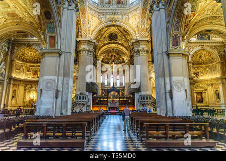 Bergamo, Italien - 18. Oktober 2018: Innenraum der Basilika Santa Maria Maggiore. Stockfoto