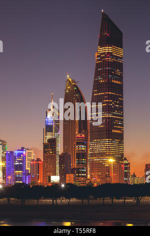 Skyline bei Sonnenuntergang in Kuwait City, Kuwait Stockfoto