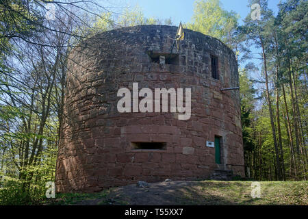 Ruinen von outwork wenig Frankreich Burg Berwartstein, Erlenbach bei Dahn, Wasgau, Rheinland-Pfalz, Deutschland Stockfoto