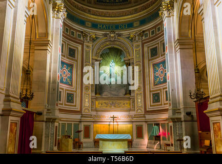 PARIS, Frankreich, 26. Oktober 2016: Interieur und architektonischen Details von Saint Francois Xavier Kirche, 26. Oktober 2016 in Paris, Frankreich Stockfoto