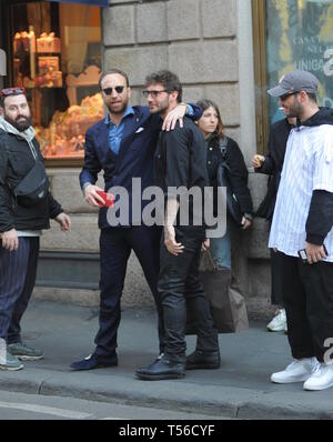 Stefano De Martino hält Fans begrüßen nach dem Shopping in der Kirche mit: Stefano De Martino, Wo: Mailand, Italien Wann: 21 Mar 2019 Credit: IPA/WENN.com ** Nur für die Veröffentlichung in Großbritannien, den USA, Deutschland, Österreich, Schweiz ** verfügbar Stockfoto