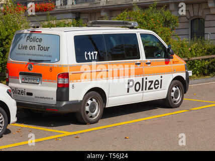 Zürich, Schweiz - 1 August 2018: Ein van der Stadtpolizei Zürich (Deutsch: Stadtpolizei Zürich). Zürich Stadtpolizei ist der drittgrößte Pol Stockfoto