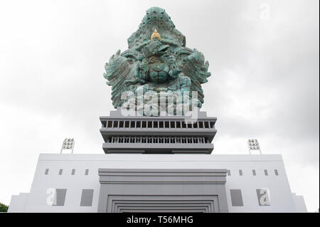 Die riesigen Garuda Wisnu Kencana (GWK) Statue am GWK Cultural Park in Bali, Indonesien Stockfoto