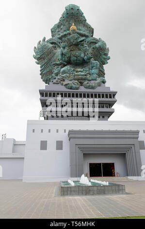 Die riesigen Garuda Wisnu Kencana (GWK) Statue am GWK Cultural Park in Bali, Indonesien Stockfoto