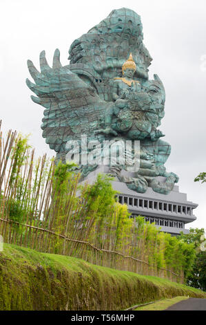 Die riesigen Garuda Wisnu Kencana (GWK) Statue am GWK Cultural Park in Bali, Indonesien Stockfoto