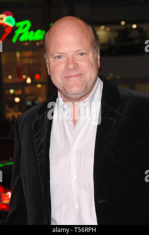 LOS ANGELES, Ca. Februar 02, 2006: REX LINN bei der Weltpremiere von Firewall am Grauman Chinese Theater, Hollywood. © 2006 Paul Smith/Featureflash Stockfoto