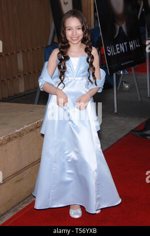 LOS ANGELES, Ca. 20. April 2006: Schauspielerin Jodelle Ferland im Rahmen der Weltpremiere in Hollywood, von ihren neuen Film Silent Hill. © 2006 Paul Smith/Featureflash Stockfoto