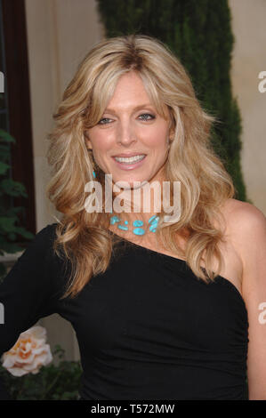 LOS ANGELES, Ca. Juni 10, 2006: Marla Maples bei Chrysalis' fünften jährlichen Butterfly Ball an einer privaten Villa in Bel Air. Chrysalis ist eine gemeinnützige Organisation, die sich der Unterstützung der Obdachlosen gewidmet. © 2006 Paul Smith/Featureflash Stockfoto