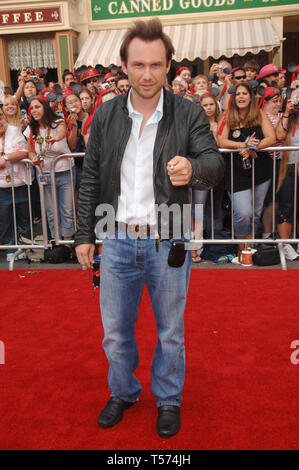 LOS ANGELES, Ca. 25. Juni 2006: Schauspieler Christian Slater bei der Weltpremiere von "Piraten der Karibischen Meere: Brust des toten Mannes" in Disneyland, CA. © 2006 Paul Smith/Featureflash Stockfoto