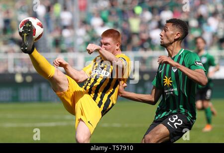 Münster, Deutschland. 20 Apr, 2019. firo: 20.04.2019, Fußball, 2018/2019 3. Bundesliga: SC, SCP Preußen Preußen Münster Münster - SG Grossaspach Grossaspach, 1:0 Cyrill Akono, Duellen | Verwendung der weltweiten Kredit: dpa/Alamy leben Nachrichten Stockfoto