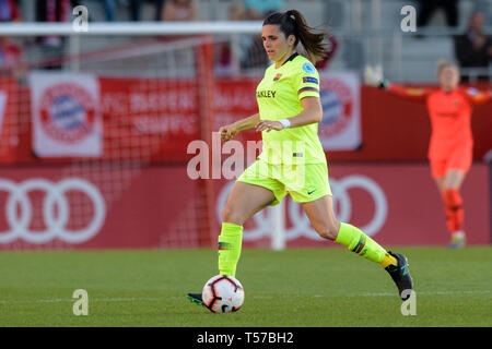 21. April 2019, Bayern, München: Fußball, Frauen: Champions League, FC Bayern München - FC Barcelona, K.o.-Runde, Halbfinale, Hinspiel auf der FC Bayern Campus. Andrea Pereira aus Barcelona spielt den Ball. Foto: Matthias Balk/dpa Stockfoto