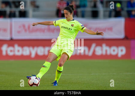 21. April 2019, Bayern, München: Fußball, Frauen: Champions League, FC Bayern München - FC Barcelona, K.o.-Runde, Halbfinale, Hinspiel auf der FC Bayern Campus. Marta Torrejon von Barcelona spielt den Ball. Foto: Matthias Balk/dpa Stockfoto