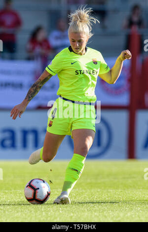 21. April 2019, Bayern, München: Fußball, Frauen: Champions League, FC Bayern München - FC Barcelona, K.o.-Runde, Halbfinale, Hinspiel auf der FC Bayern Campus. Maria Pilar Leon Cebrian von Barcelona spielt den Ball. Foto: Matthias Balk/dpa Stockfoto