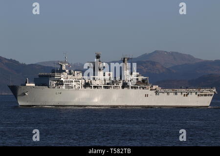 HMS Albion (L14), Albion-Klasse amphibisches Schiff der Royal Navy betrieben, vorbei an Gourock zu Beginn der Übung gemeinsame Krieger 19-1. Stockfoto