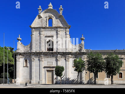 Trani Apulien/Italien - 2014/08/24: XVIII Jahrhundert Kirche St. Dominikus - Chiesa di San Domenico - An der Piazza Plebiscito Square in Trani Altstadt h Stockfoto