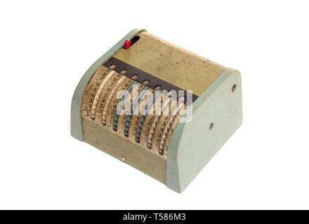 Vintage manuelles Hinzufügen Maschine isoliert auf weißem Stockfoto