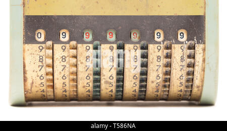 Vintage manuelles Hinzufügen Maschine isoliert auf weißem Stockfoto