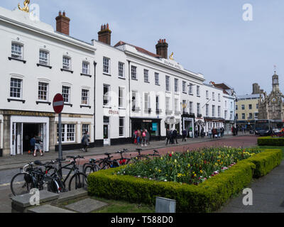 Dolphin Hotel Dolphin und Anker Entwicklung West Street Chichester West Sussex England Großbritannien mit frei Haus Costa Coffee shop Waterstones Stockfoto