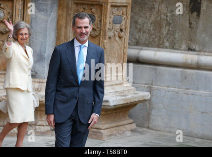 Palma de Mallorca, Spanien - 21 April 2019: spanischer König Felipe und Mutter Königin Sofia urlaub Palma de Mallorca Kathedrale Stockfoto