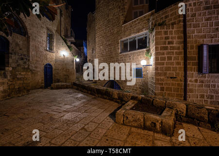 Nacht in der Gasse Möglichkeiten am historischen Alten Hafen von Jaffa. In Tel Aviv, Israel. Stockfoto