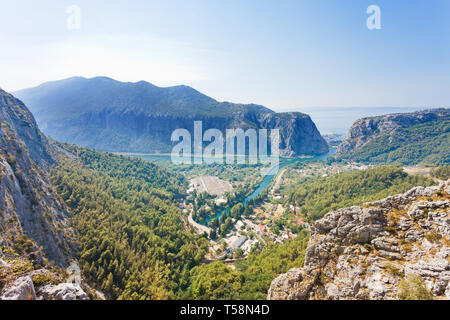 Omis, Kroatien, Europa - schöner Ausblick auf die Stadt Omis in Kroatien Stockfoto
