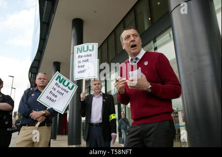 Jeremy Sehr geehrte Rede auf der NUJ außerhalb Guardian News & Medien. London. 01/09/2009 Stockfoto