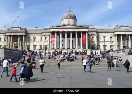 Die National Gallery gesehen vom Trafalgar Square, London Stockfoto