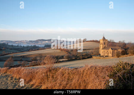 Knackige winter morgen Kirche von St Mary's bei Crosthwaite die Lyth Tal zwischen Kendal und Bowness on Windermere Cumbria Lake District, England Stockfoto