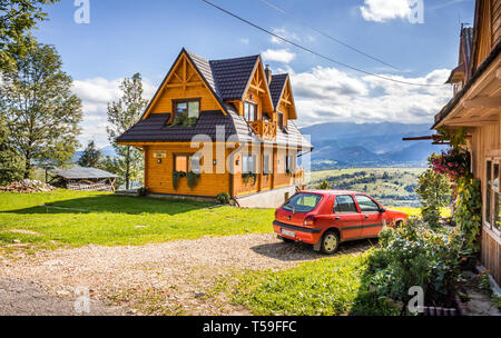 ZAKOPANE, Polen - 16. SEPTEMBER 2018: Sommer Panorama der Tatra, die Umgebung der Stadt, im südlichen Polen Zakopane Stockfoto