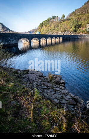 Carreg Ddu Viadukt und Stausee, Elan Valley, Powys, Wales, Großbritannien Stockfoto