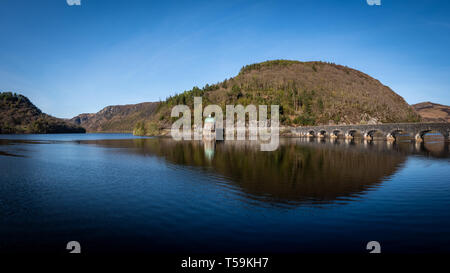 Carreg Ddu Viadukt und Stausee, Elan Valley, Powys, Wales, Großbritannien Stockfoto